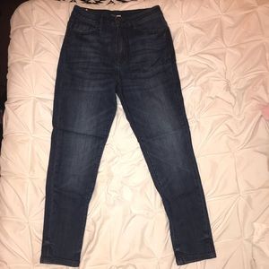 Never worn Fashion Nova high rise skinny jeans